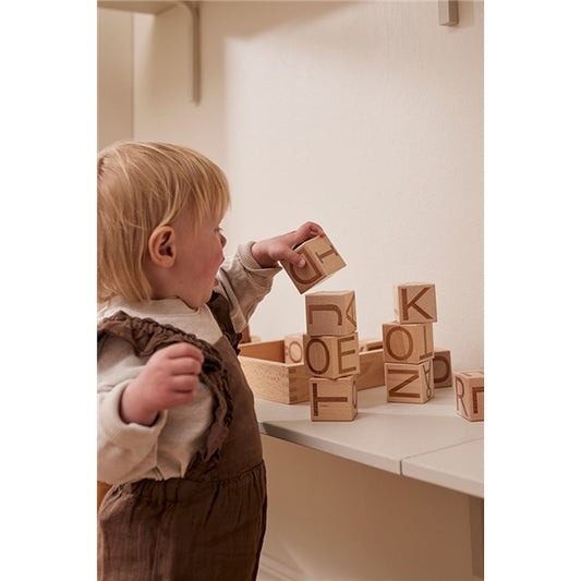 Bokstavsklossar i trä A-Ö, Neo - Kids Concept