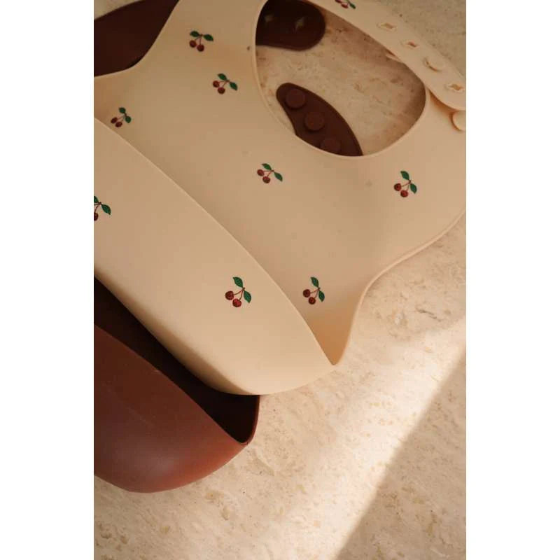 Haklappar 2-Pack, Silicone Bibs, Cherry/Mocca - Konges Sløjd