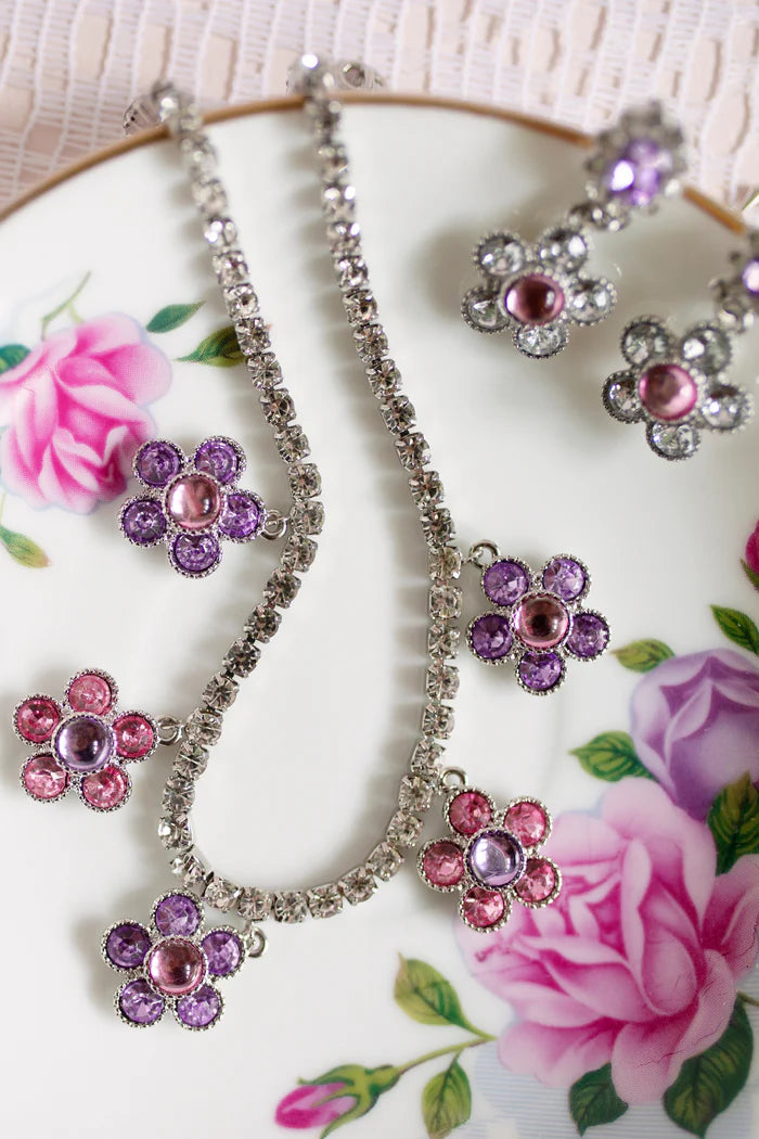 Smyckesset Audrey 5-delar - Halsband, 2xRing & Clipsörhängen Lila/Rosa - Great Pretenders