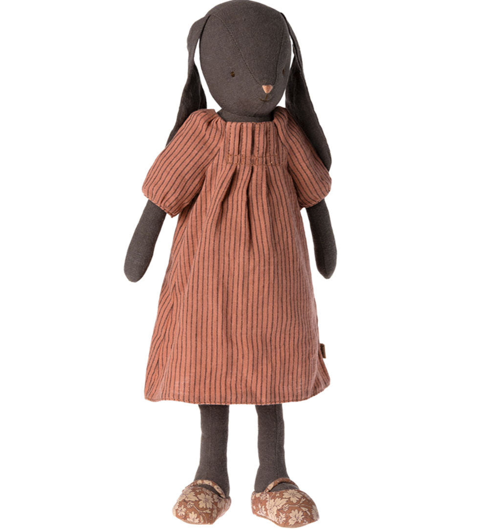 Kanin 42 cm, Storlek 3, Dusty Brun Klänning - Maileg
