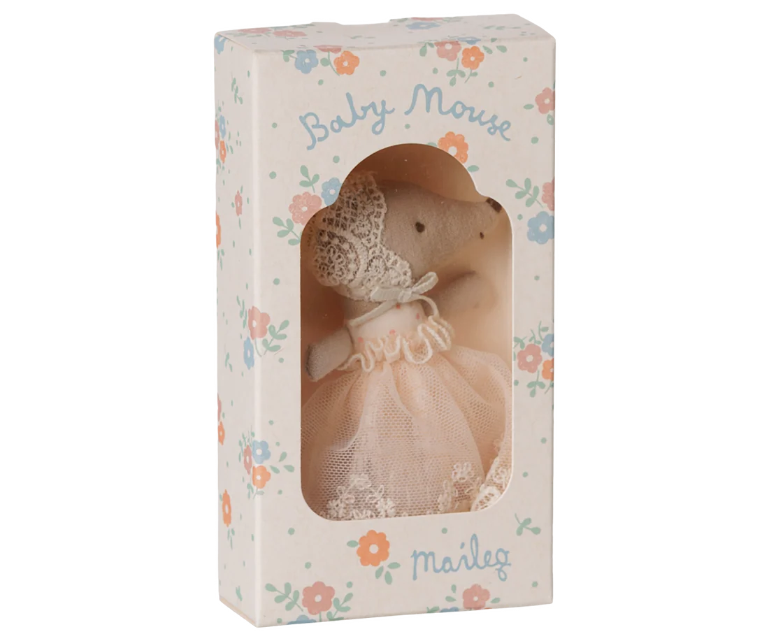 Babymus i Klänning, 11 cm, Puder - Maileg