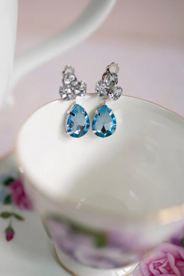 Halsbandsset The Marilyn med 2 clips- örhängen & 1 ring, Blå/Silver - Great Pretenders